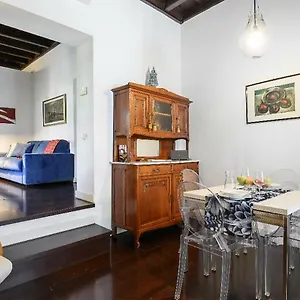 Delizioso A Campo De' Fiori Apartment